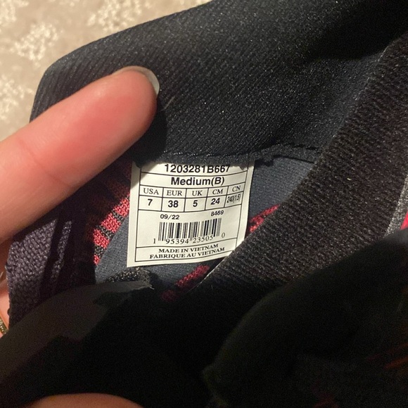 Brooks Hyperion Tempo size 7 - Picture 4 of 4